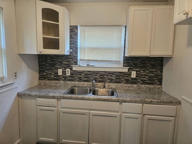 kitchen - 15358 Stansbury St