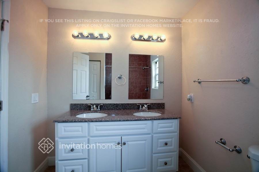 Building Photo - 14224 SW 111th Ln