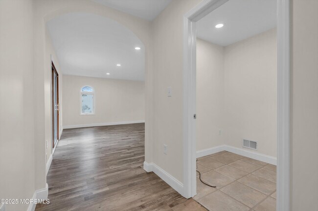 Building Photo - 352 Leesville Rd