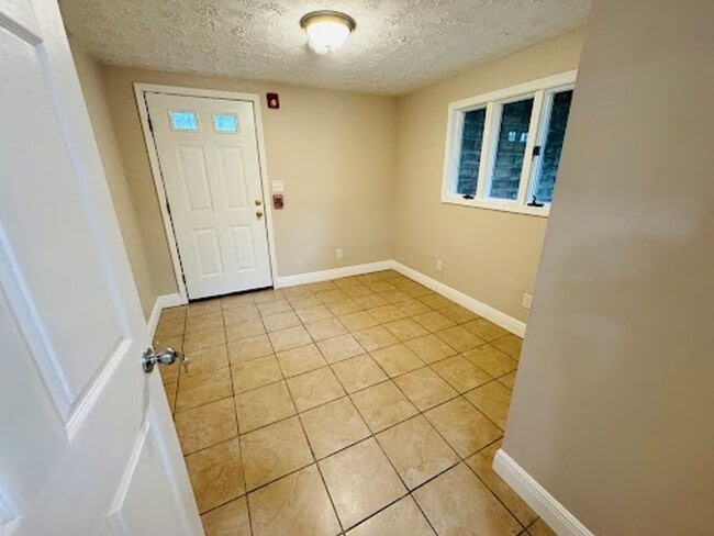 Building Photo - 363 Mansion Ave