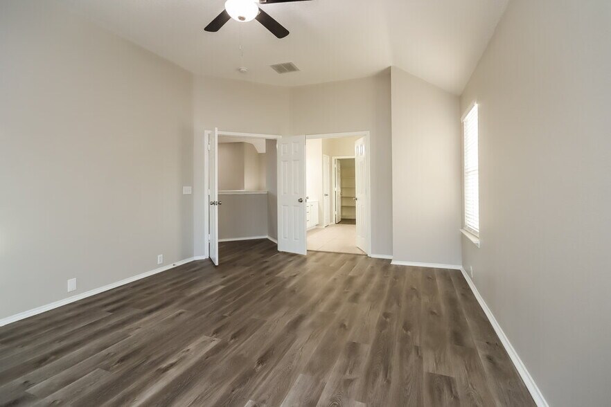 Building Photo - 11003 Sentry Ct