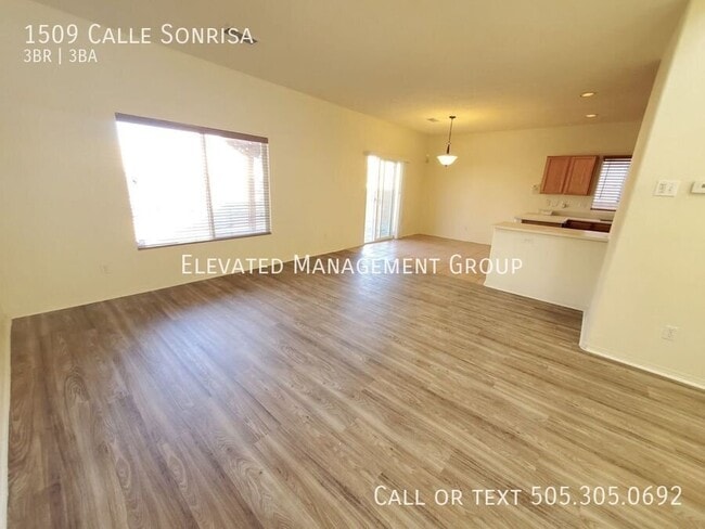 Building Photo - 1509 Calle Sonrisa NE