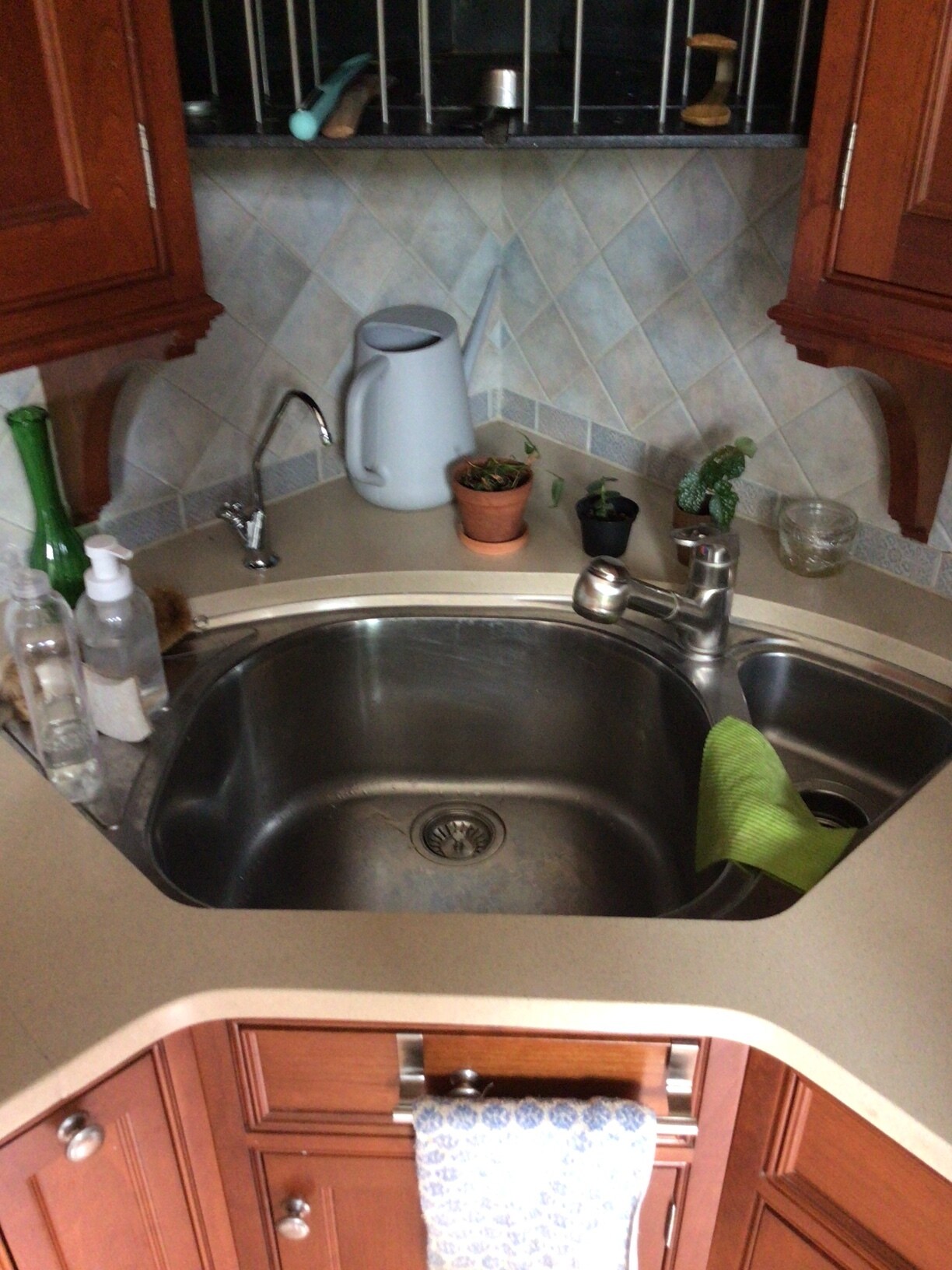 sink - 212 S Albany St