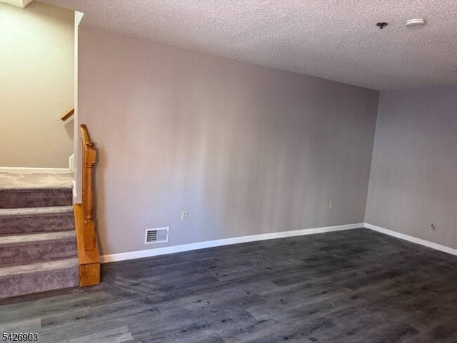 Building Photo - 31 Marrow St