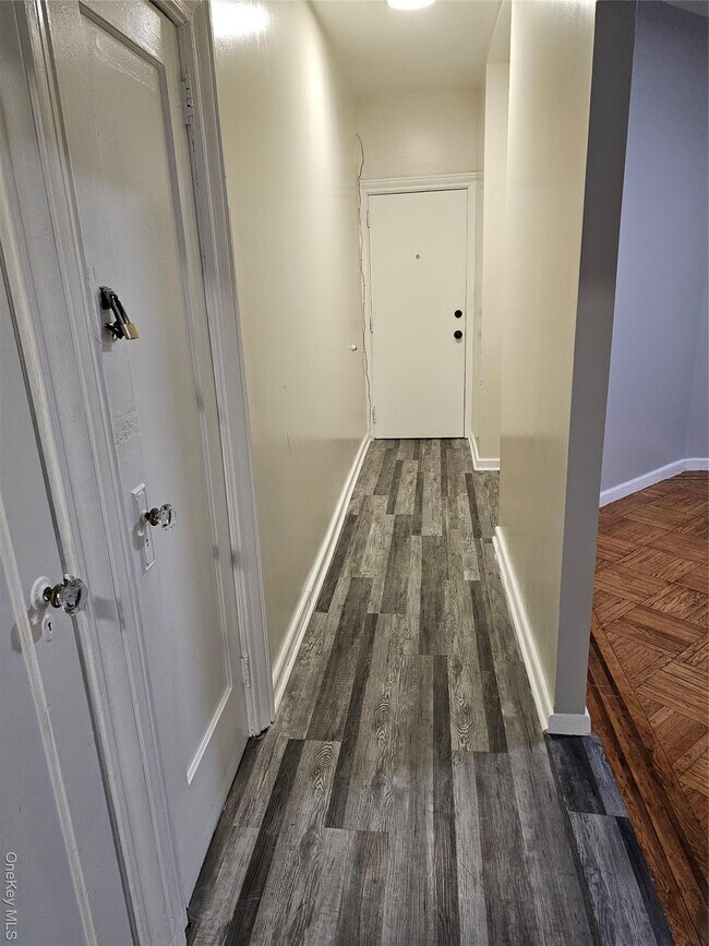 Building Photo - 235 E 91st St