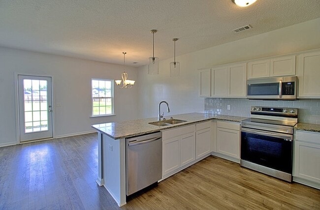 Building Photo - 29 Quarter Horse Run NE