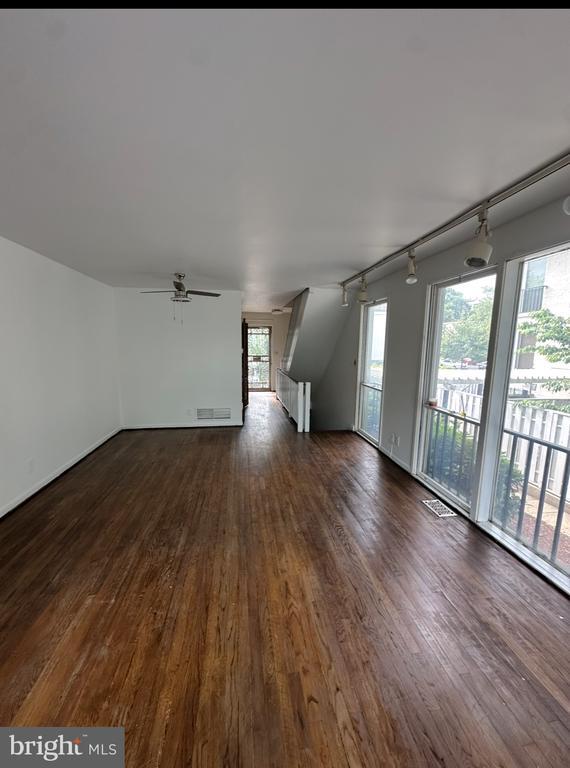 Building Photo - 228 G St SW