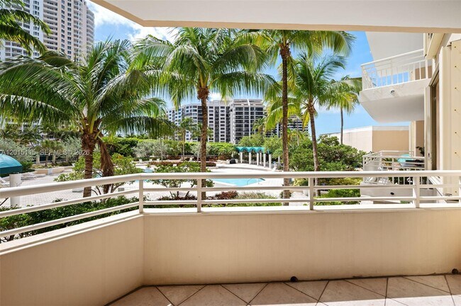 Building Photo - 888 Brickell Key Dr