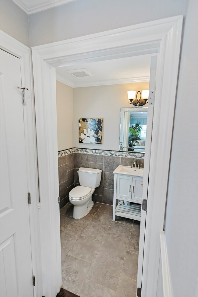 Building Photo - 2611 Avenue Q