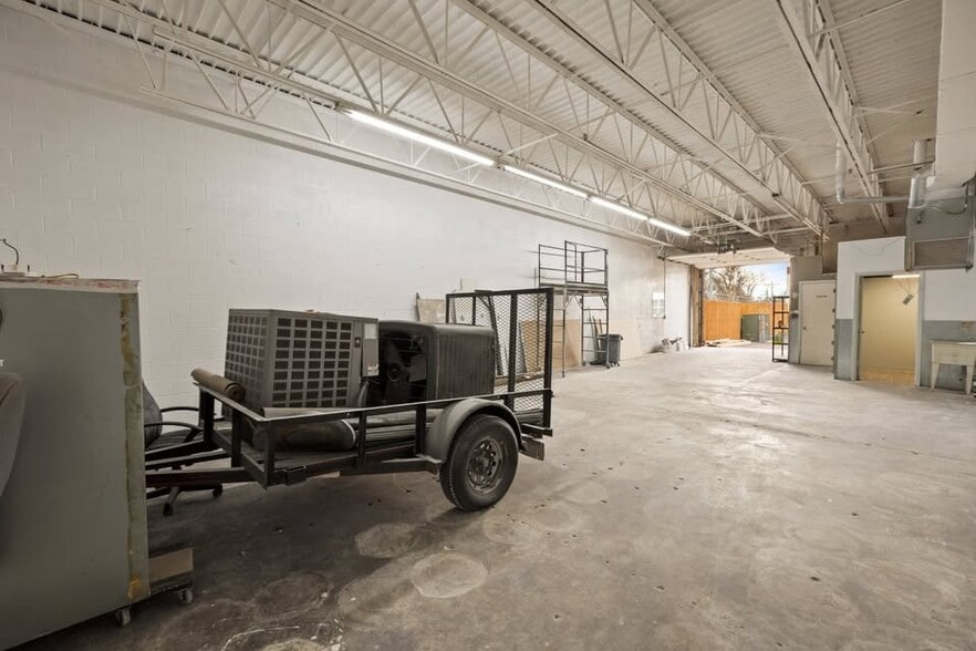 Building Photo - 903 Yuma St