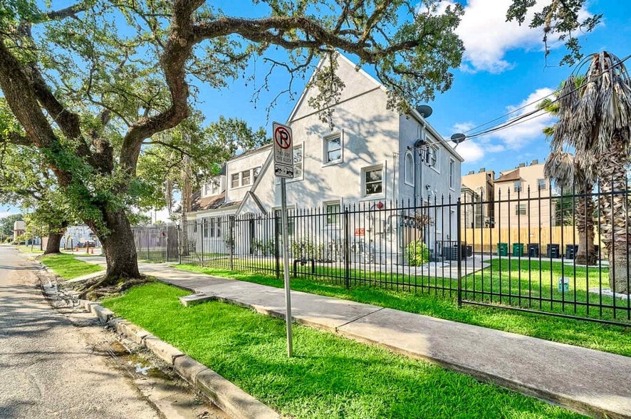Building Photo - 1802 Wentworth St