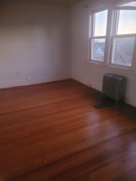 Building Photo - 183 Keer Ave