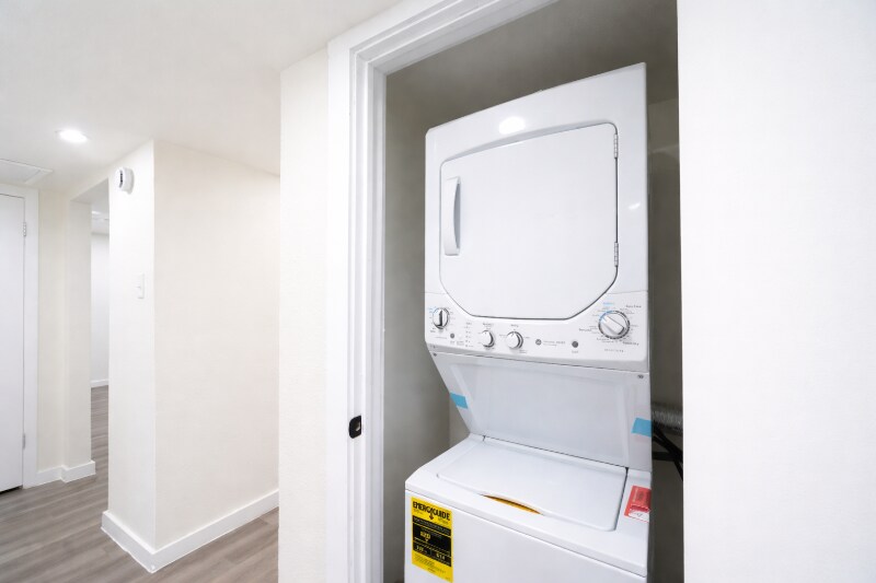 Building Photo - 5221 Bonita Ave