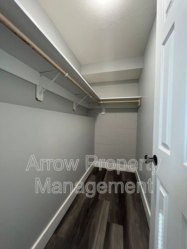 Building Photo - 877 N 26th St