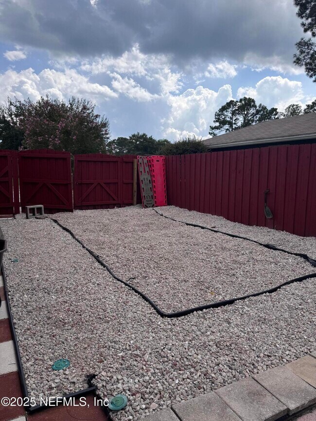Building Photo - 8179 Crosswind Rd