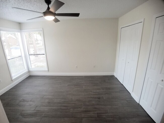 Building Photo - Stunning All Upgraded 2/2 Condo x Rent @ Winter Park Village next to Full Sail !