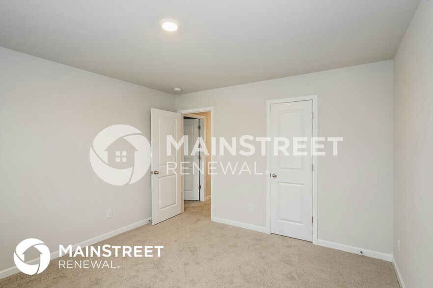 Building Photo - 2306 Curbow Dr