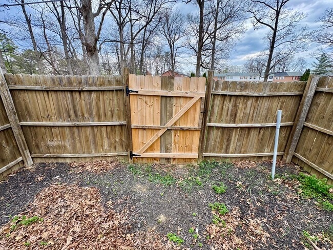 Building Photo - 236 Nottoway Dr