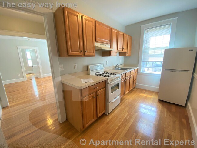 Building Photo - 156-158 Summer St Unit #414