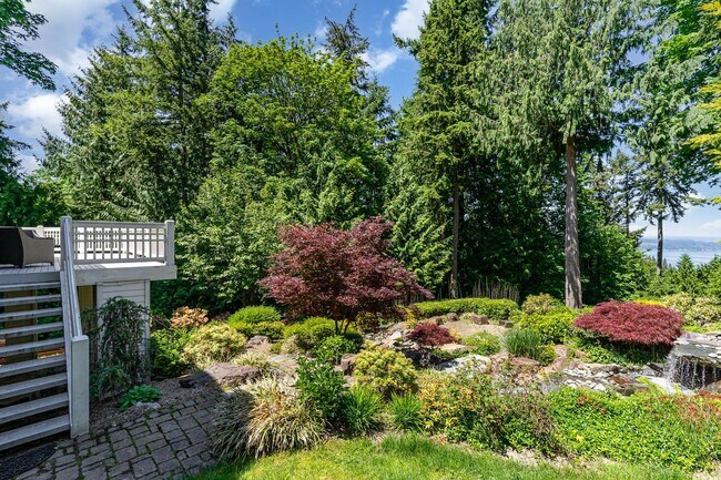 Building Photo - 4Bd/3.5Ba Issaquah Home