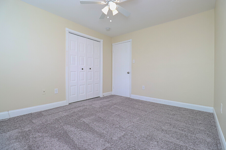 Primary suite - 4411 Romlon St