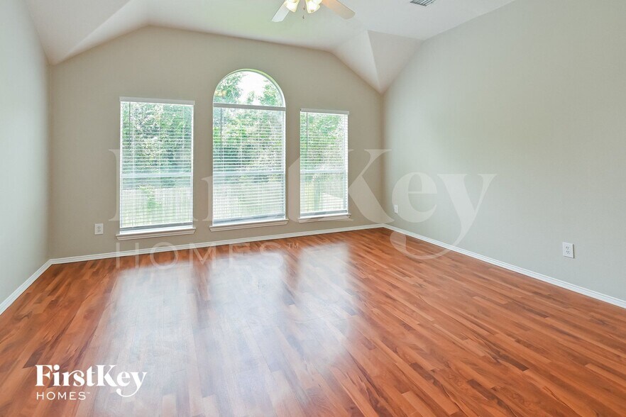 Building Photo - 14103 White Oak Gardens Dr