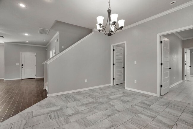 Building Photo - Very well maintained 4 Bed 3 Bath home in Great Location!