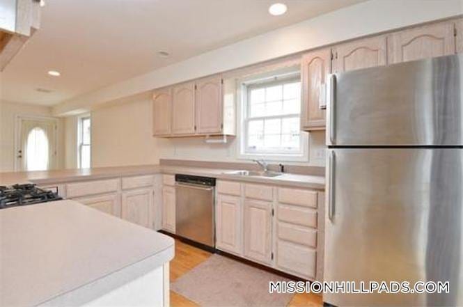 Building Photo - 6 Harleston St