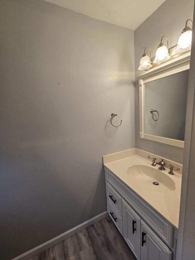 Building Photo - 5109 Coachman Rd