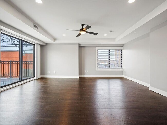 Building Photo - 1401 Walnut Blvd