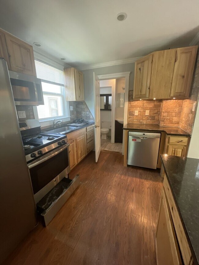 Building Photo - 952 Greenwood Ave