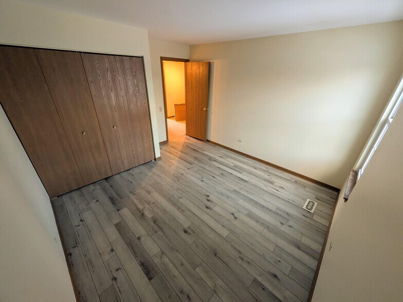 Building Photo - 28 N Oltendorf Rd