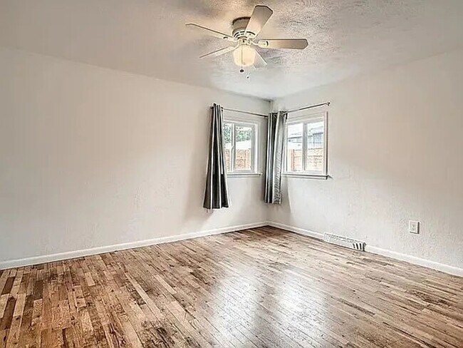 Building Photo - 2135 Norwood Ave