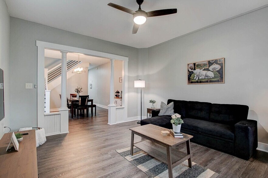 Building Photo - 42 S Holmes Ave