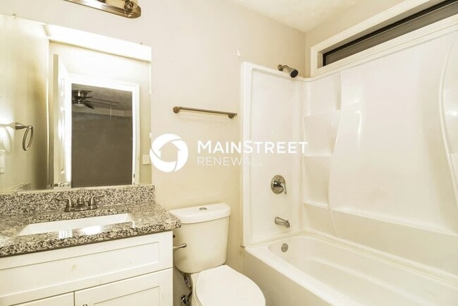Building Photo - 3 Bedroom Pet-Friendly Home in Stone Mountain, GA with Main Street Renewal