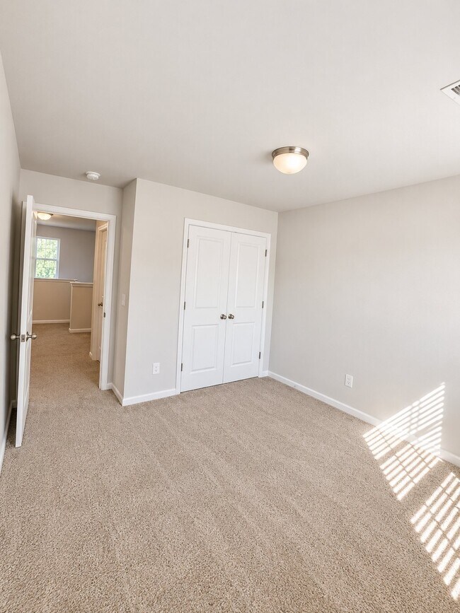 Building Photo - 144 Hornet Dr