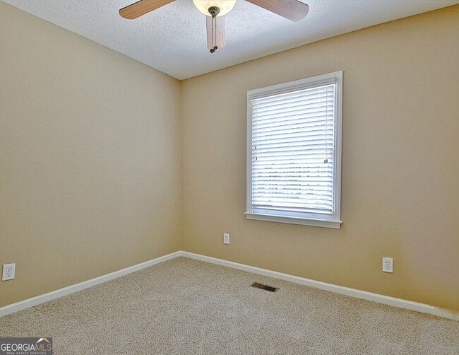 Building Photo - 210 Flat Creek Ct