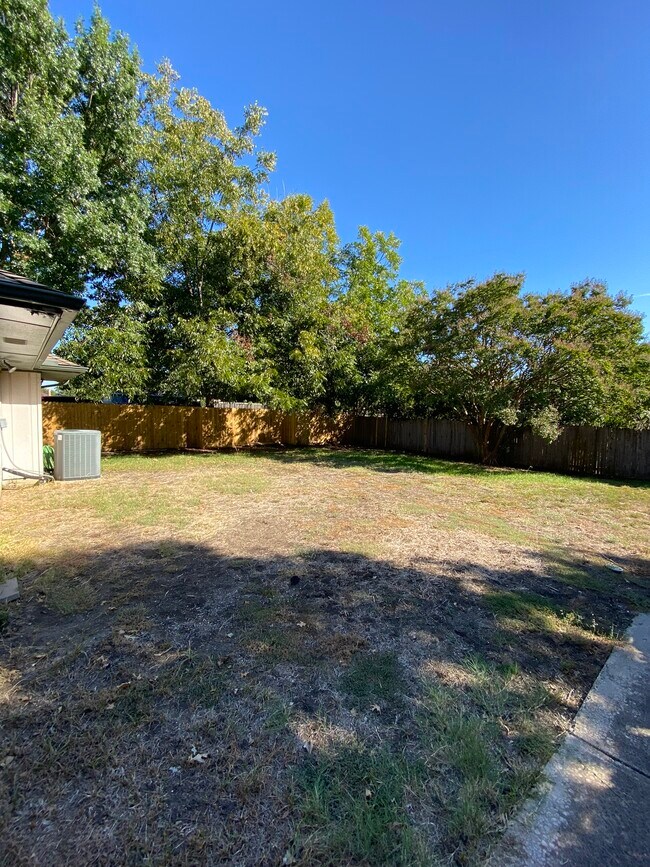 Building Photo - 6614 Harvest Glen Dr