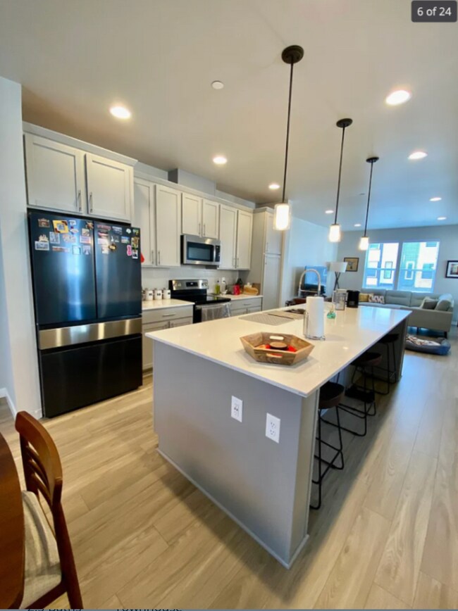 Building Photo - Lynnwood Townhome