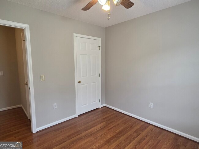 Building Photo - 200 Deer Rd