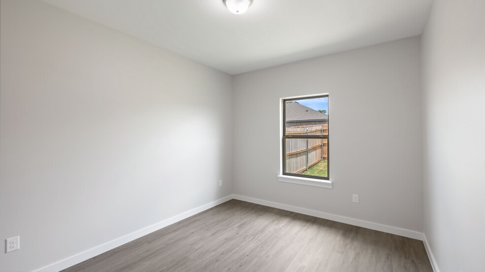 Room 2 - 1303 Antelope Trl