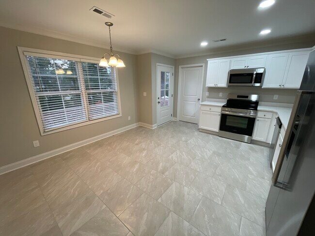 Building Photo - 1351 Virginia Acres