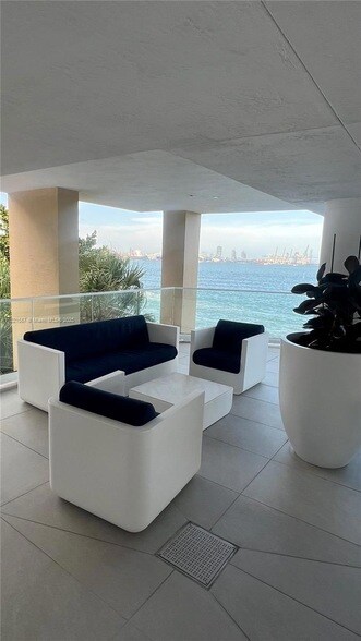 Building Photo - 770 Claughton Island Dr