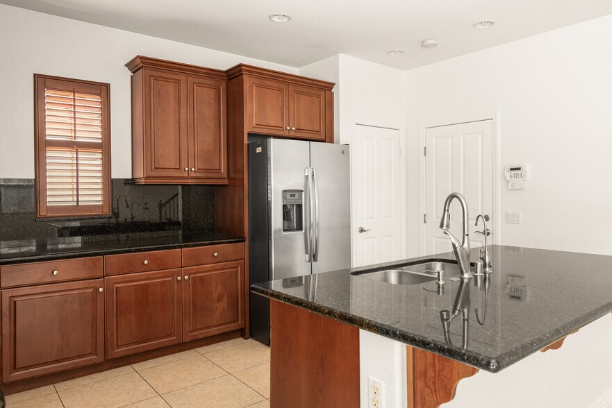 Building Photo - 89 Keepsake