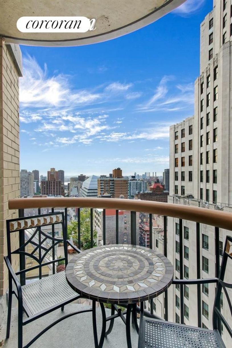 Building Photo - 45 E 25th St