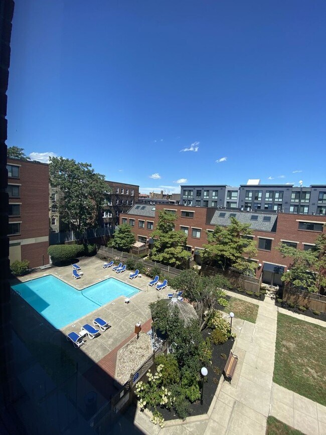 Building Photo - LUXURY W/ Pool Allston 1 Bedroom