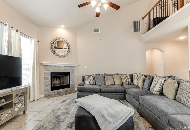 Building Photo - 24735 Buck Creek