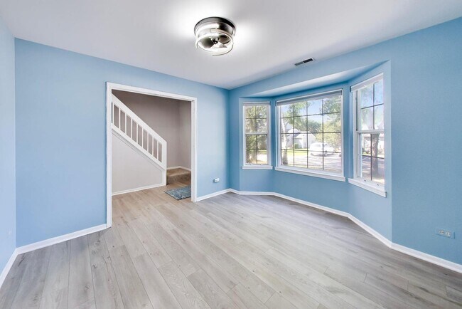 Building Photo - 505 Newbury Dr