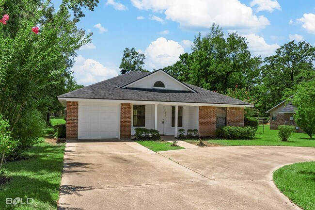Building Photo - Check Out this 3 bed 2 bath in North Shreveport!