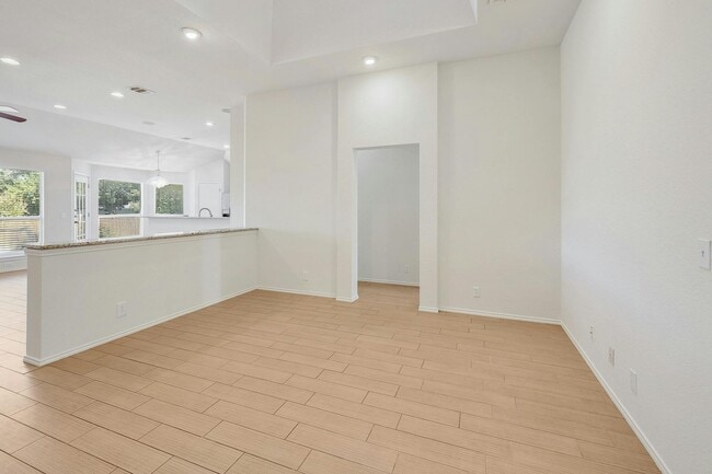 Building Photo - Beautiful in Brushy Creek!